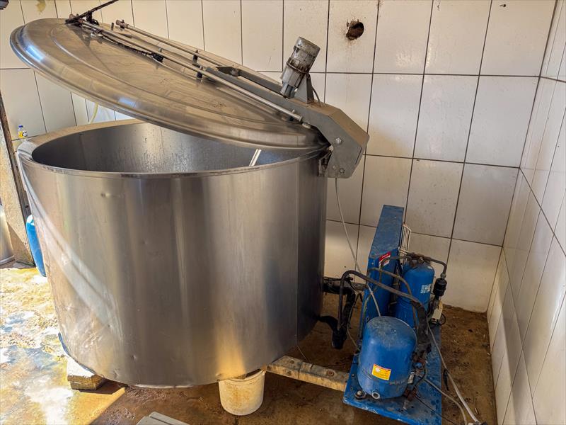 EQUIPAMENTO À VENDA | TANQUE 1400 LITROS