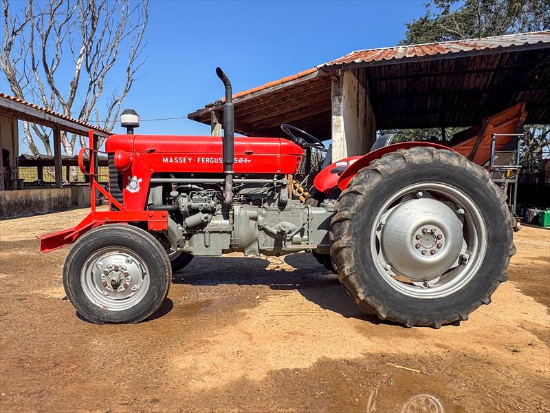 MÁQUINA À VENDA | TRATOR MASSEY FERGUSON