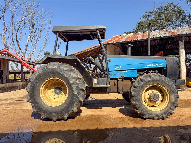 MÁQUINA À VENDA | TRATOR VALTRA 985 MULTI TORQUE